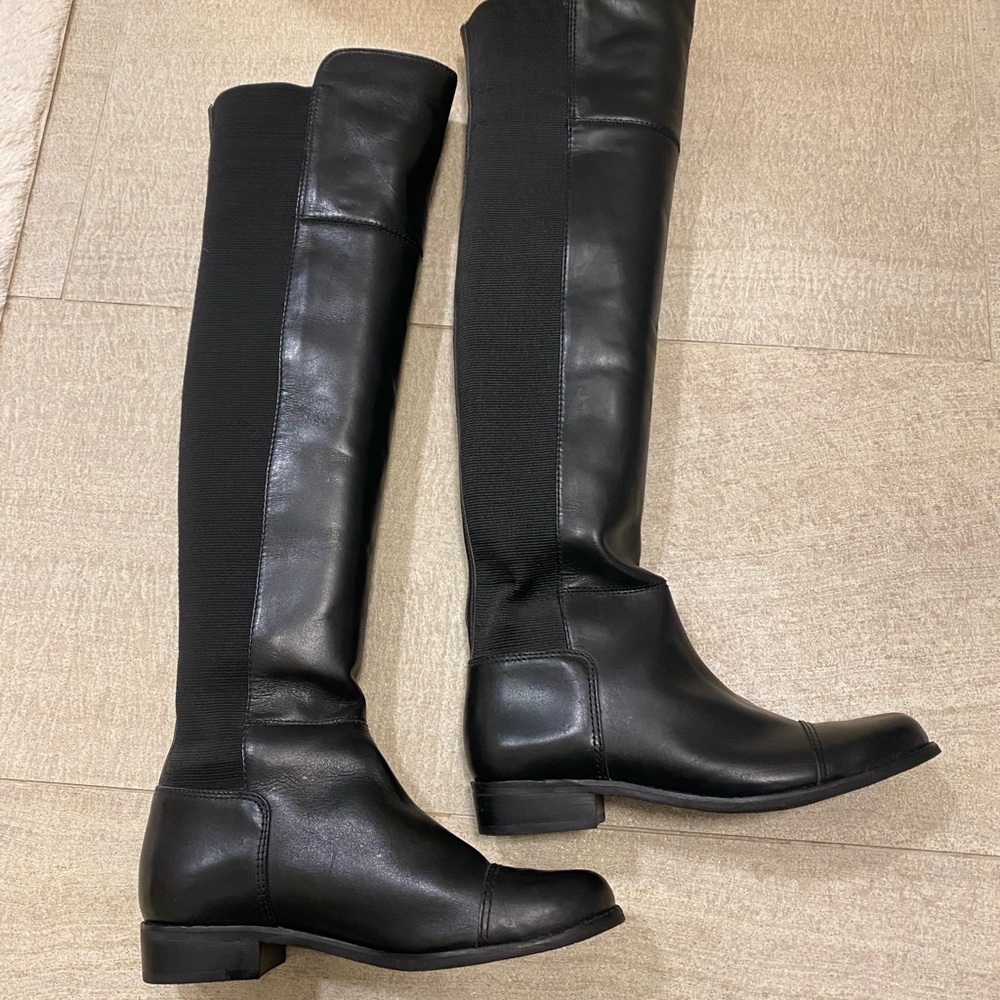 BCBG Max Azria | Knee high black leather boots
